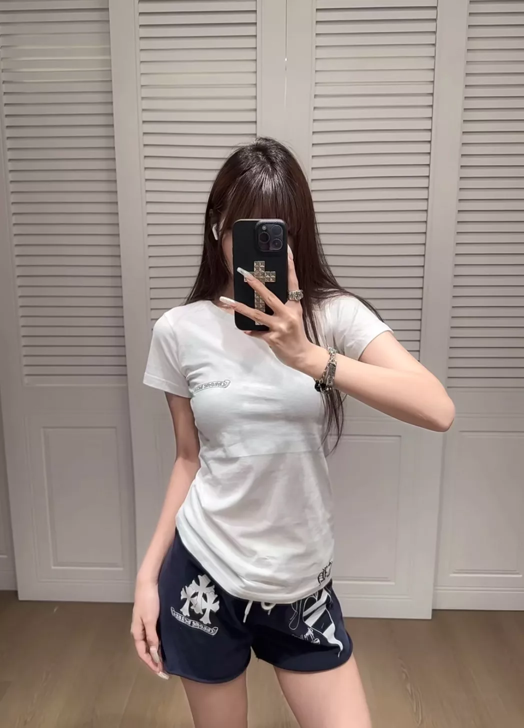 크롬하츠 빈티지 무드 크로스 프린트 슬림 반팔 탑 상세 이미지 24