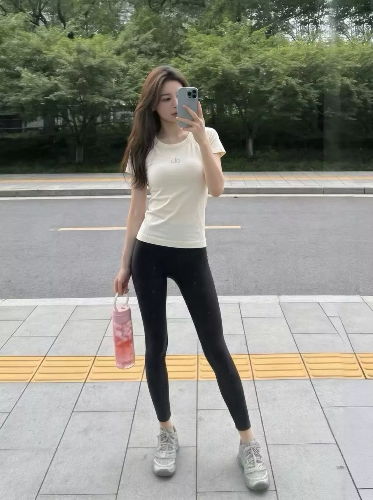 알로 반사 로고 포인트 슬림핏 스포츠 상의 상세 이미지 21