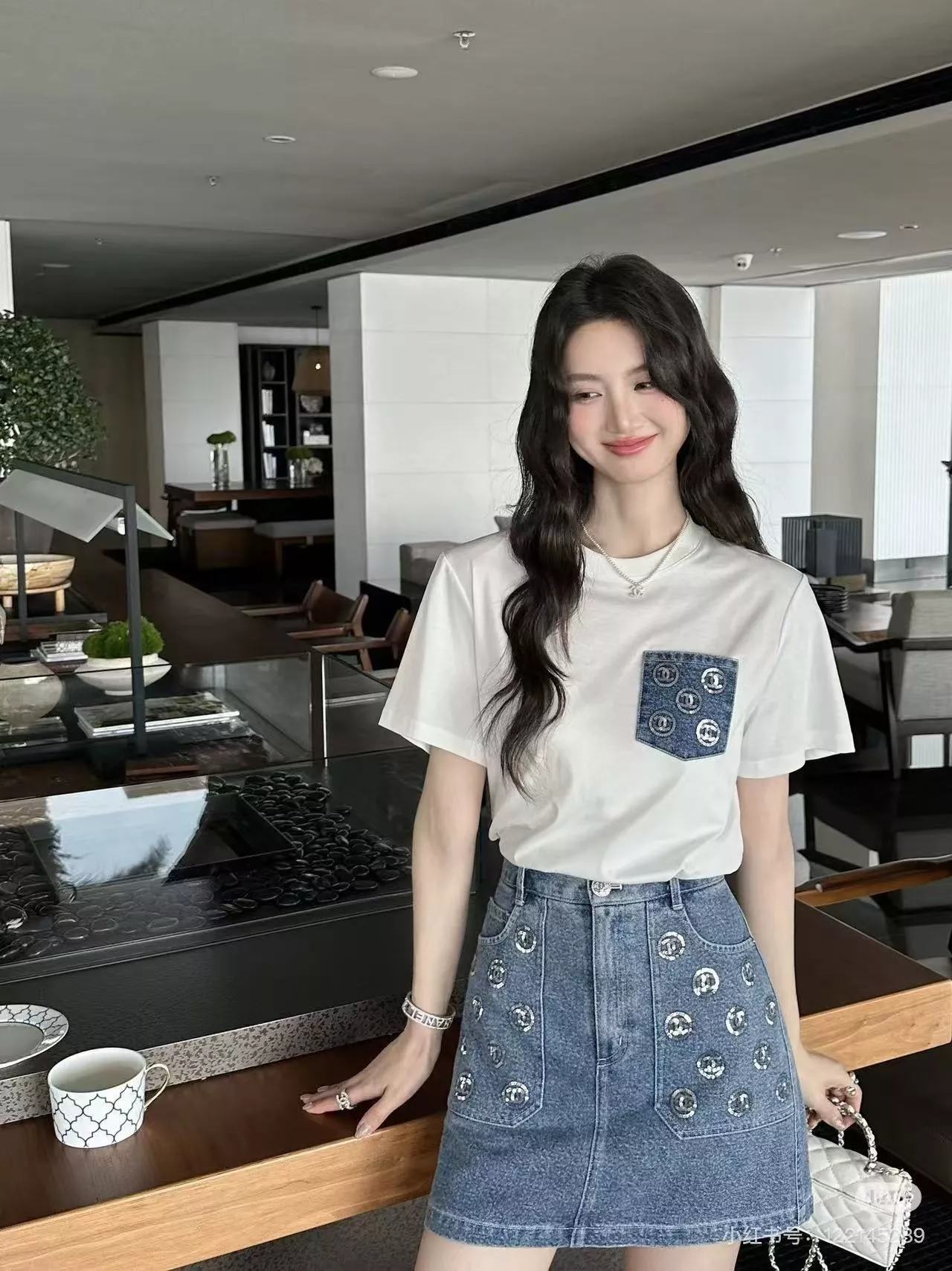 루이비통 모노그램 포켓 체인 장식 코튼 탑 상세 이미지 13