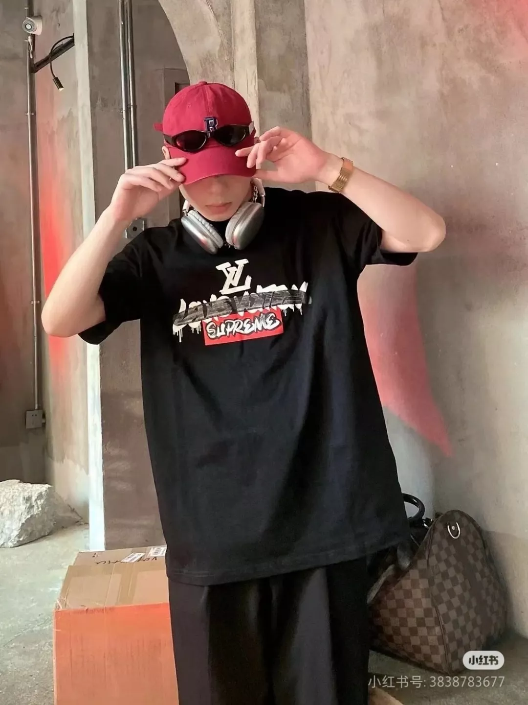 루이비통 슈프림 콜라보 로고 그래피티 반팔 상의 상세 이미지 11