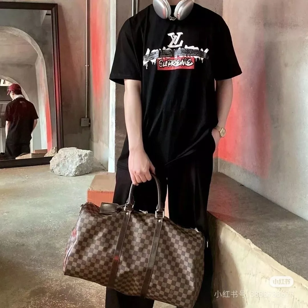 루이비통 슈프림 콜라보 로고 그래피티 반팔 상의 상세 이미지 13