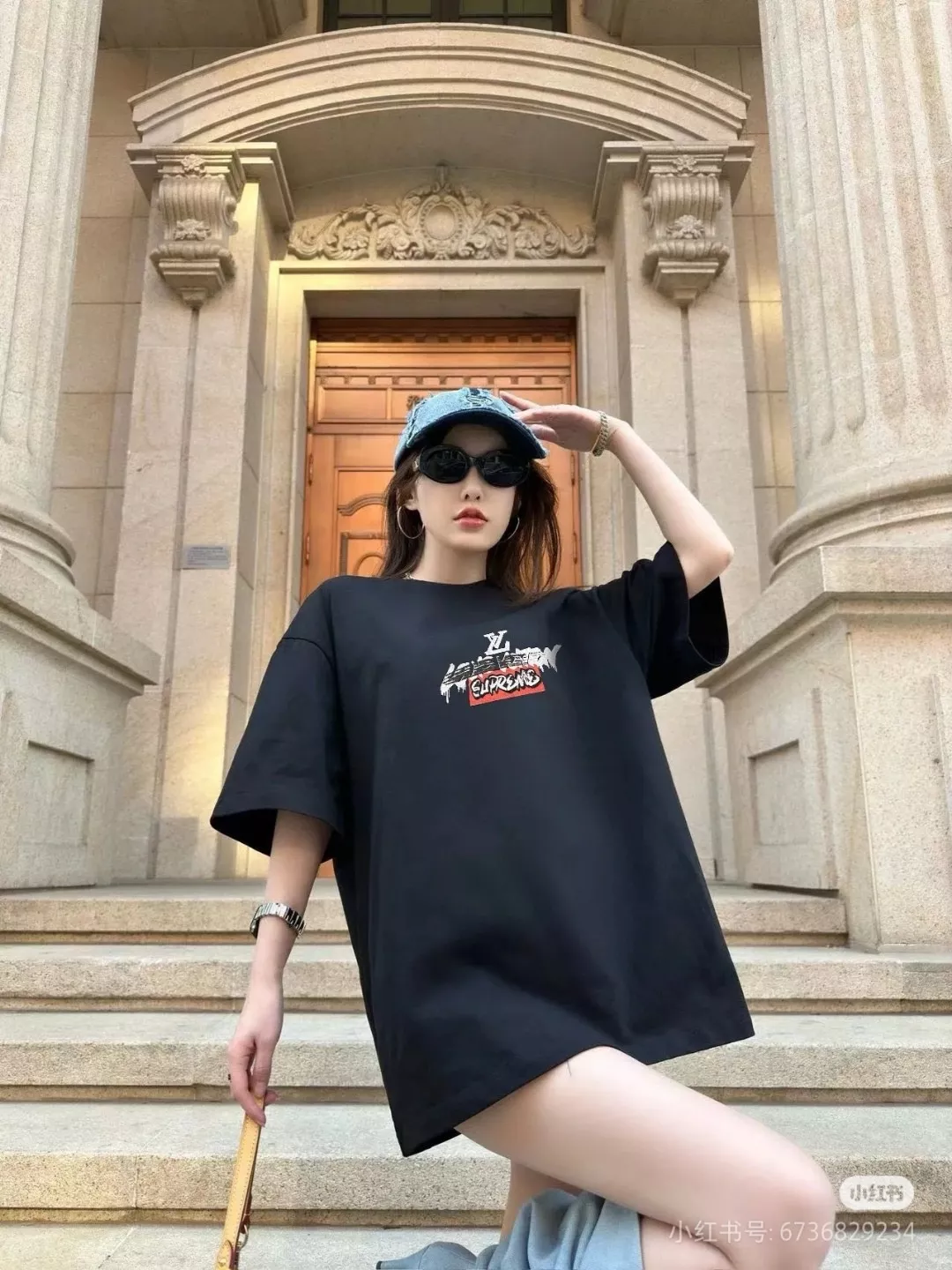 루이비통 슈프림 콜라보 로고 그래피티 반팔 상의 상세 이미지 17