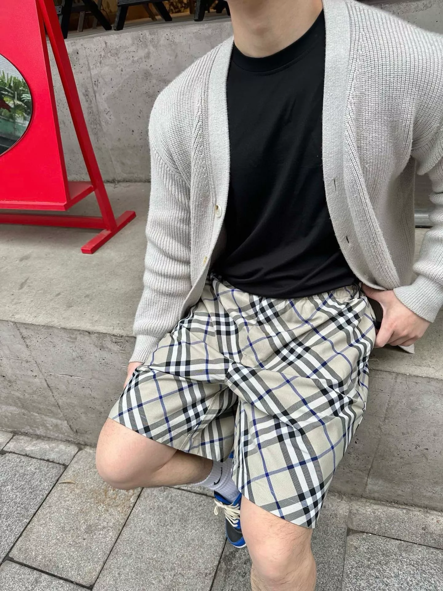 버버리 사선 체크 패턴 밴딩 반바지 상세 이미지 16