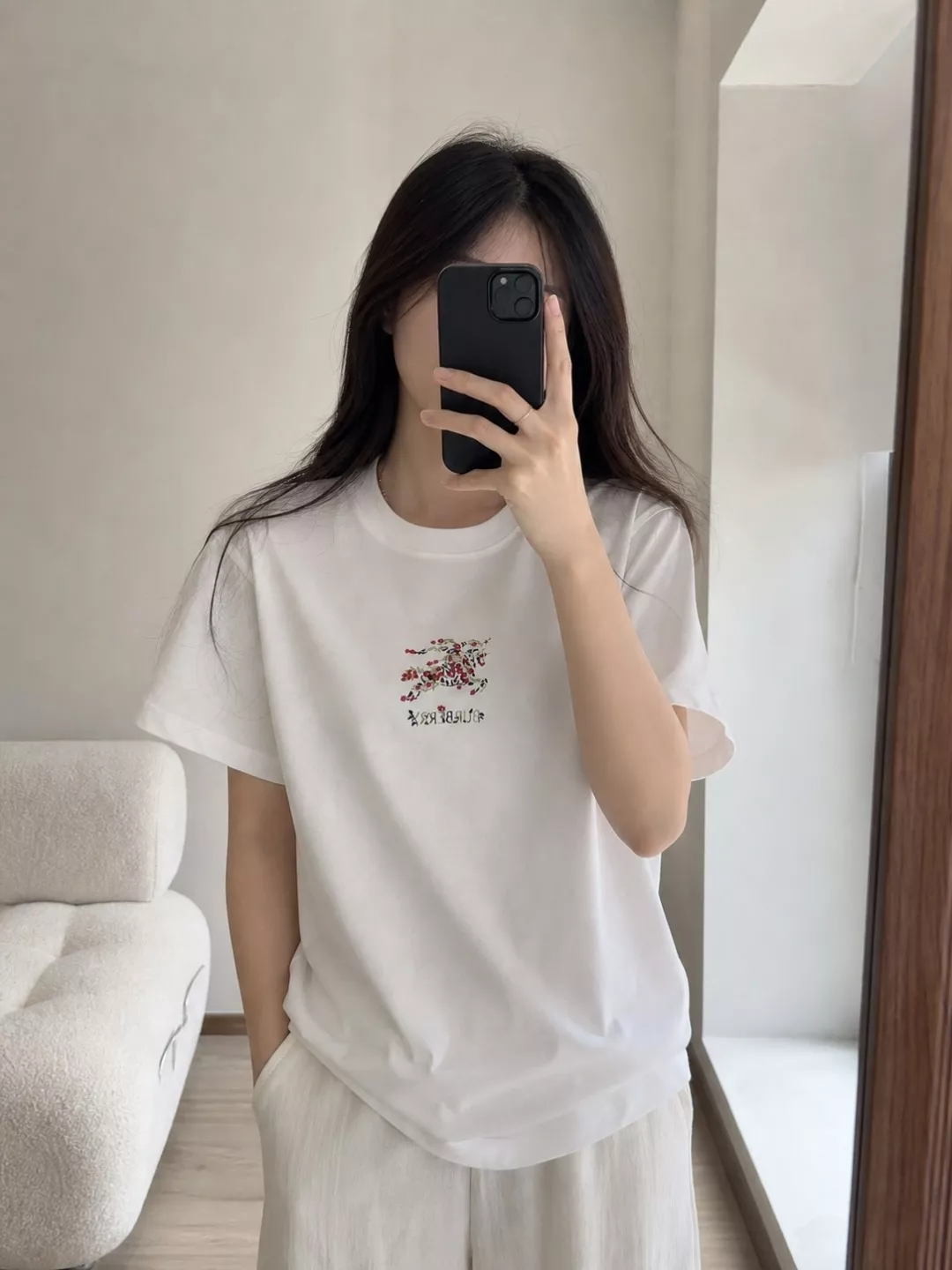 버버리 로즈 전마 자수 코튼 반팔 상의 상세 이미지 11
