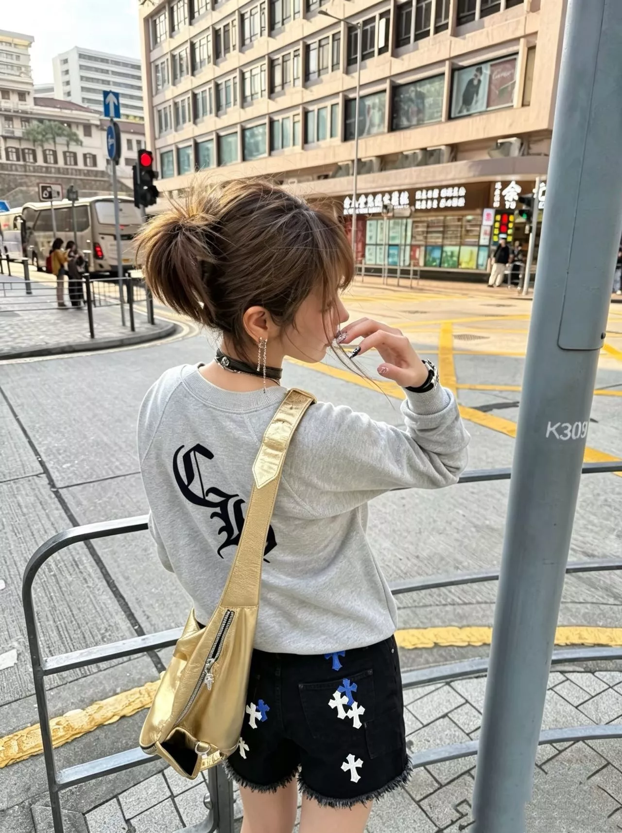크롬하츠 십자가 패치 워싱 데님 쇼츠 상세 이미지 16