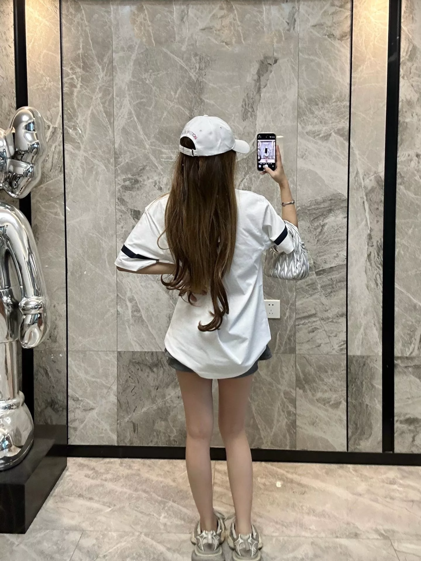디올 47 그라데이션 레터 패치 자수 반팔 탑 상세 이미지 14