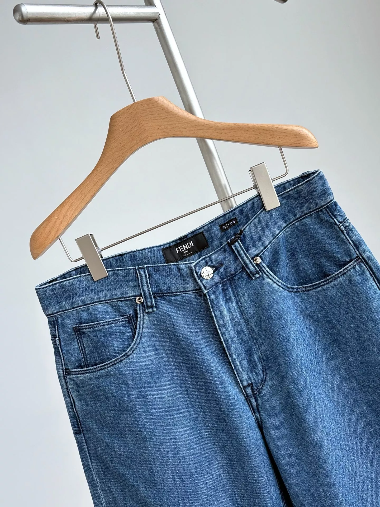펜디 빈티지 워시드 데님 하프 팬츠 상세 이미지 3
