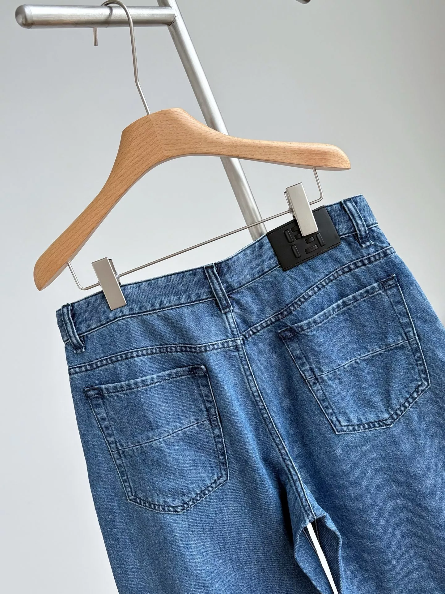 펜디 빈티지 워시드 데님 하프 팬츠 상세 이미지 8