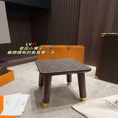 루이비통 모노그램 패턴 미니 스툴