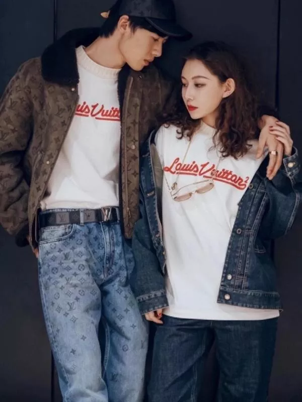루이비통 레터 자수 라운드 반소매 니트 탑 상세 이미지 17