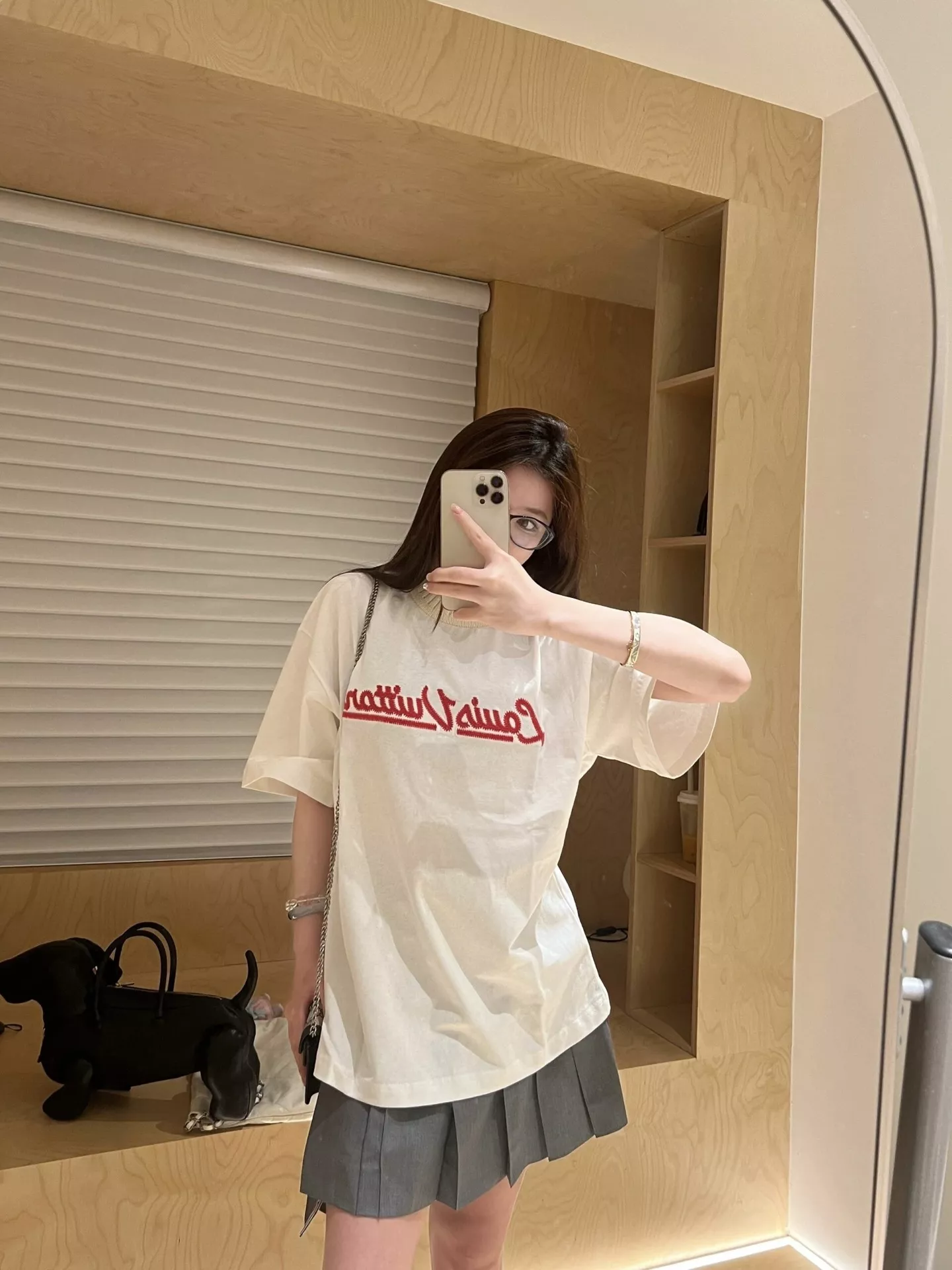 루이비통 레터 자수 라운드 반소매 니트 탑 상세 이미지 10