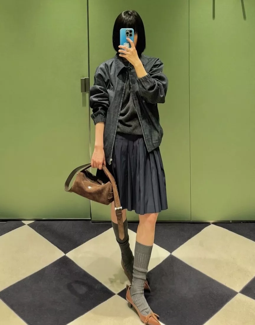 프라다 데님 카라 집업 아우터 상세 이미지 32