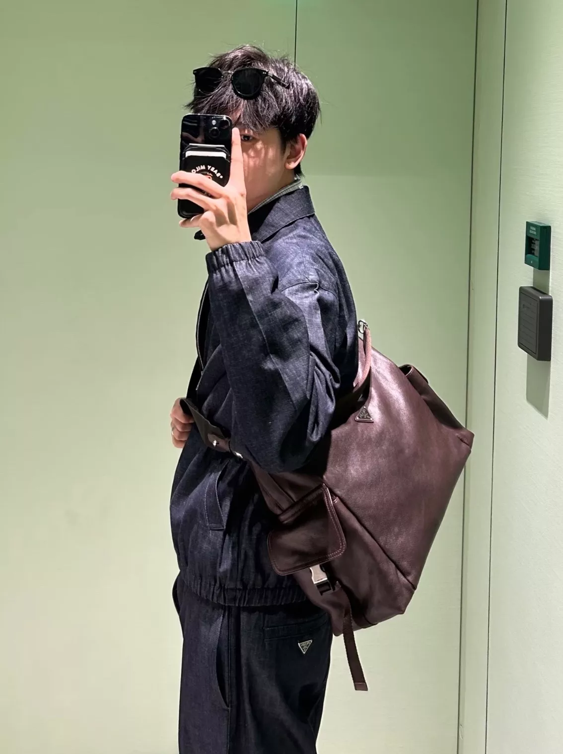 프라다 데님 카라 집업 아우터 상세 이미지 15
