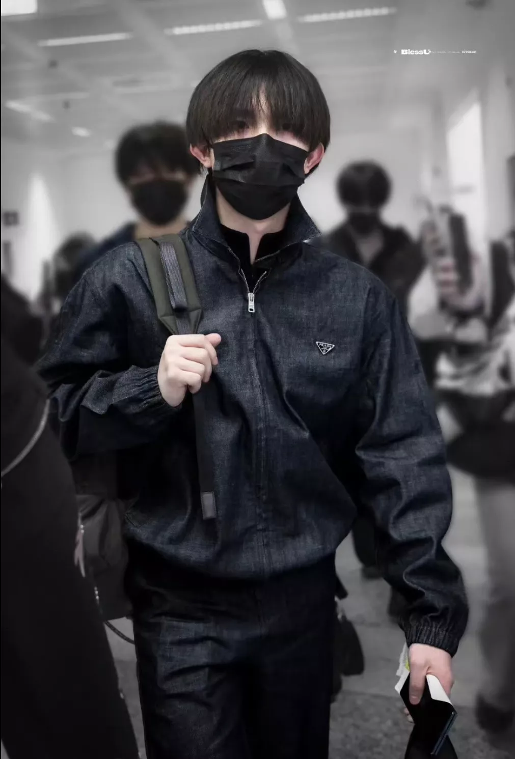 프라다 데님 카라 집업 아우터 상세 이미지 25