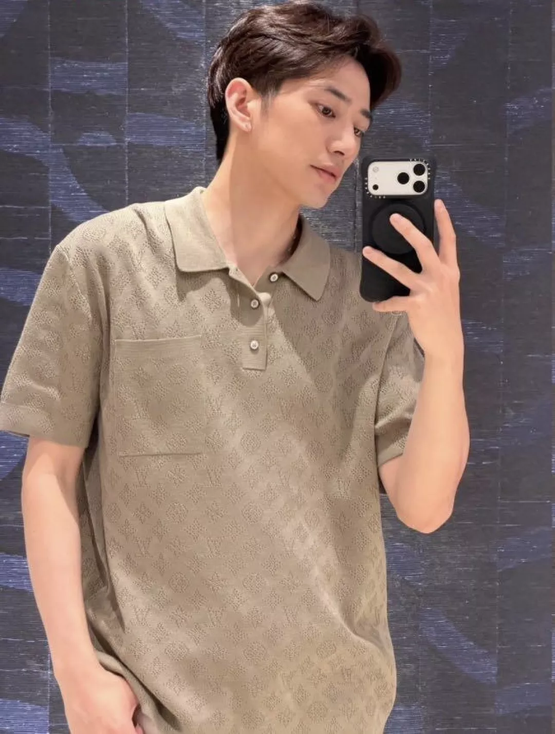 루이비통 모노그램 자카드 카라 니트 탑 상세 이미지 22