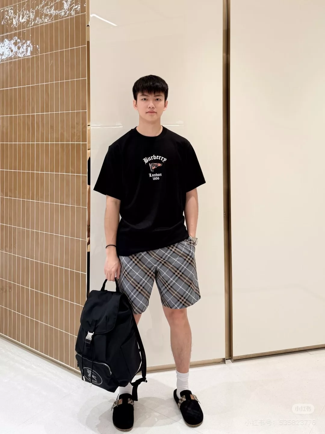 버버리 체크 플래그 자수 라운드 반팔 상의 상세 이미지 21