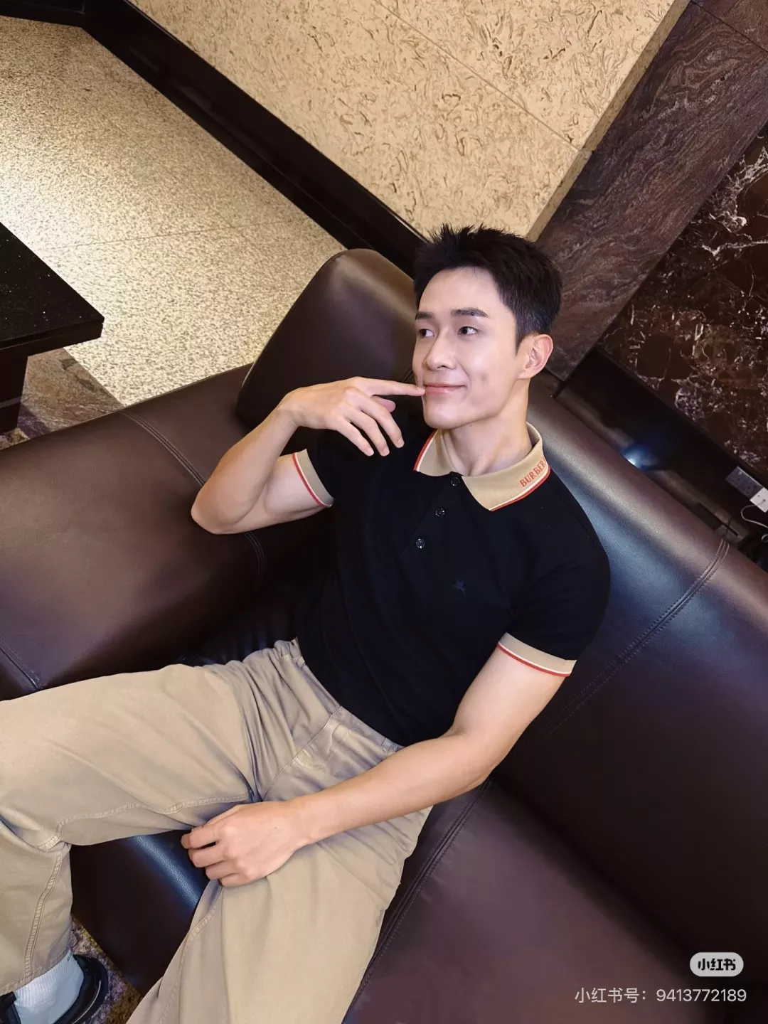 버버리 자수 포인트 피케 폴로 상의 상세 이미지 23