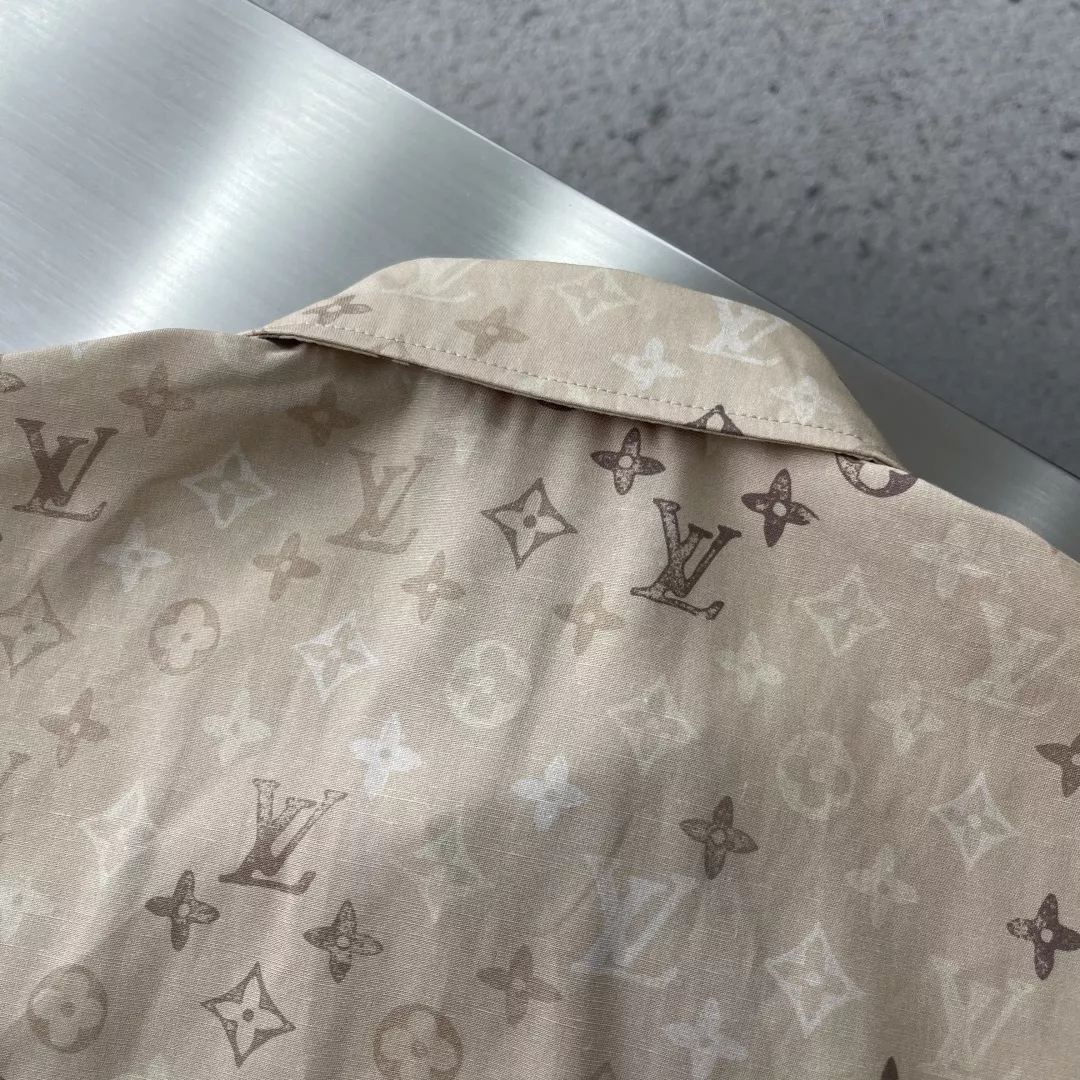 루이비통 모노그램 반소매 셔츠와 쇼츠 세트 상세 이미지 8