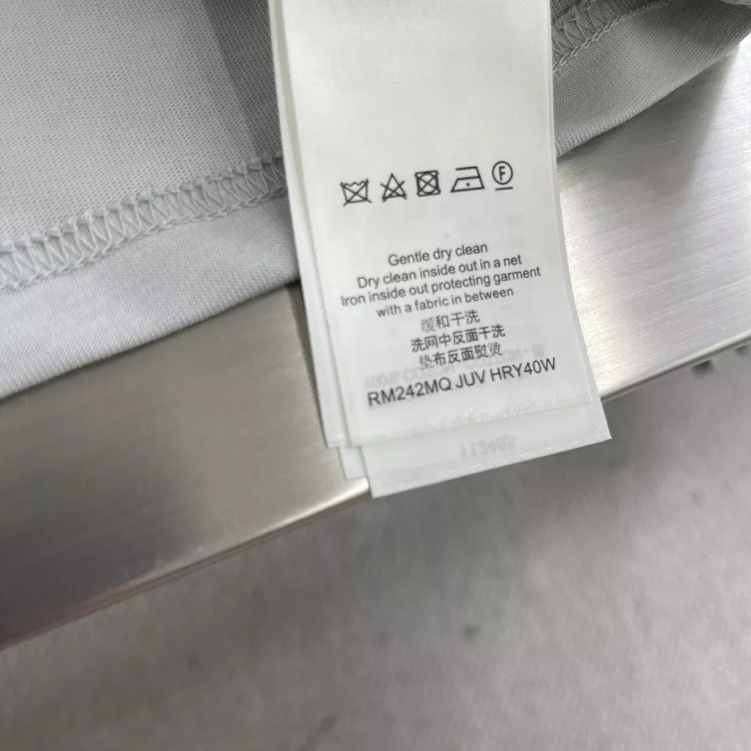 루이비통 모노그램 포켓 장식 니트 티셔츠 상세 이미지 7