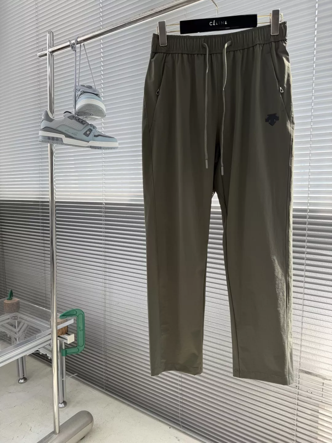 데상트 남성용 속건 우븐 롱팬츠 상세 이미지 1
