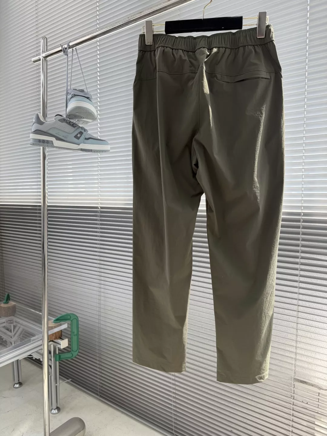 데상트 남성용 속건 우븐 롱팬츠 상세 이미지 2