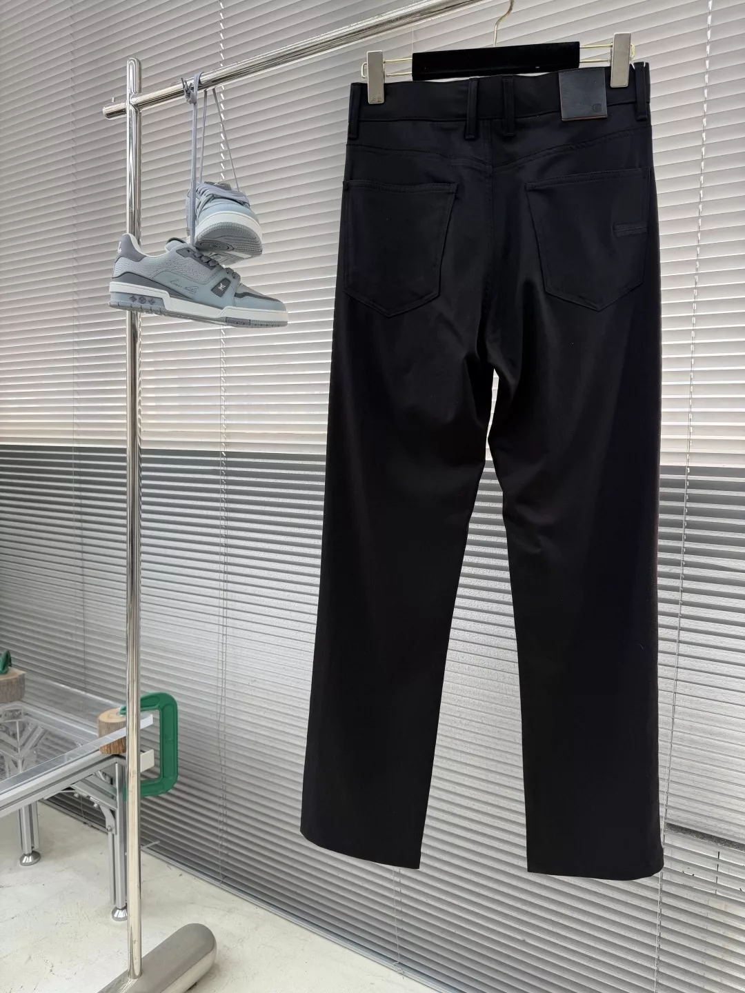 제냐 남성 무드의 워싱 데님 팬츠 상세 이미지 2