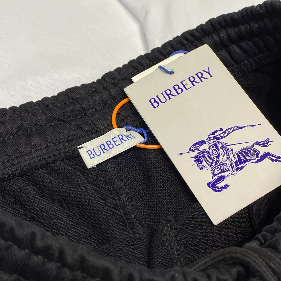 버버리 클래식 체크 자수 드로스트링 쇼츠 상세 이미지 11
