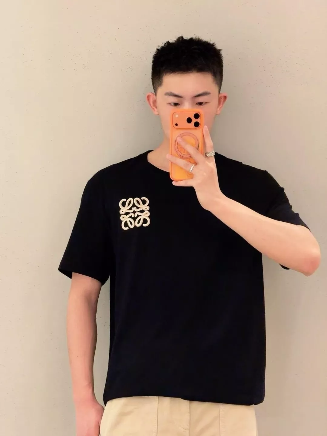 로에베 아나그램 자수 코튼 크루넥 티 상세 이미지 25