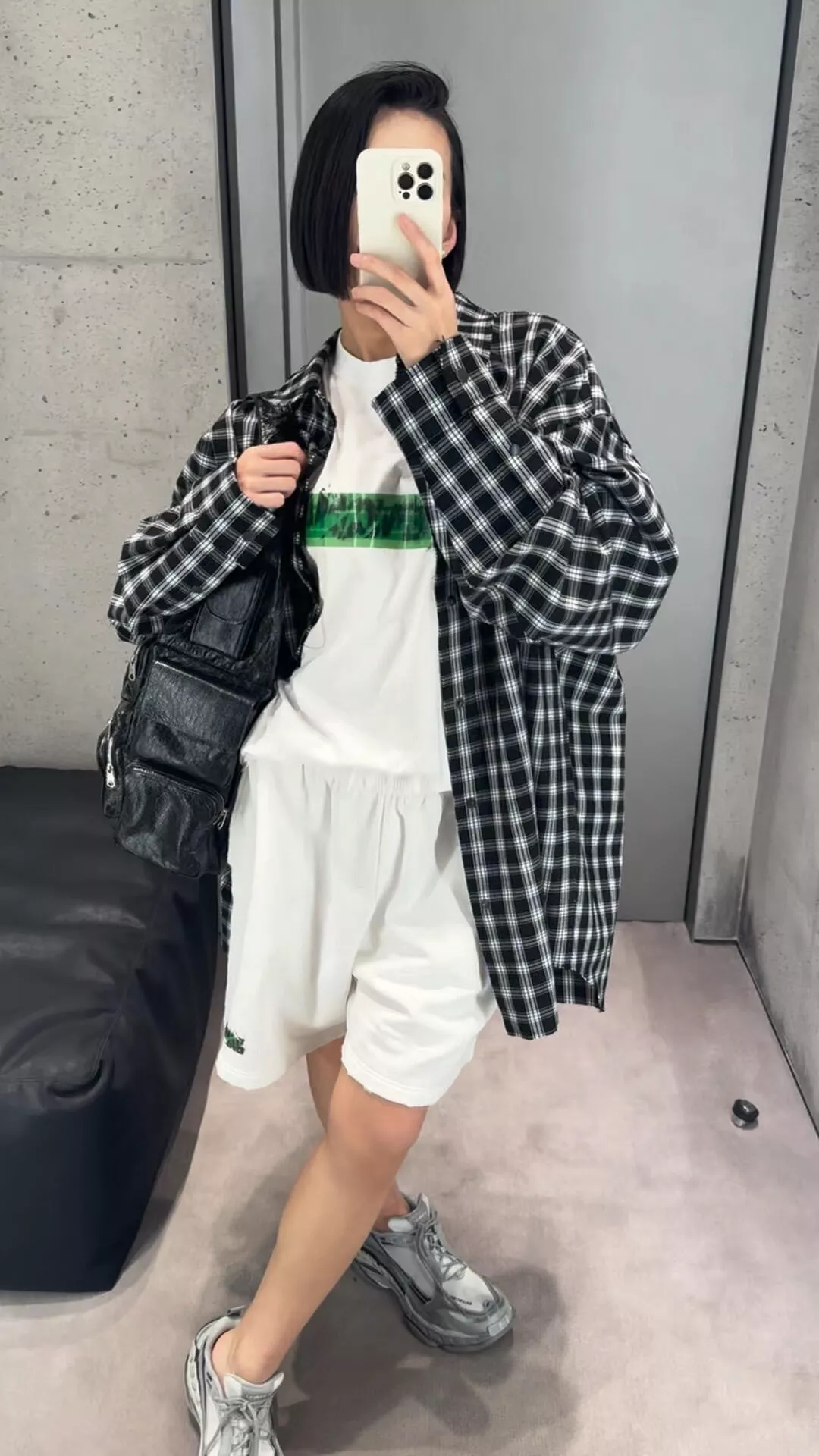 발렌시아가 드로스트링 그래피티 코튼 쇼츠 상세 이미지 24