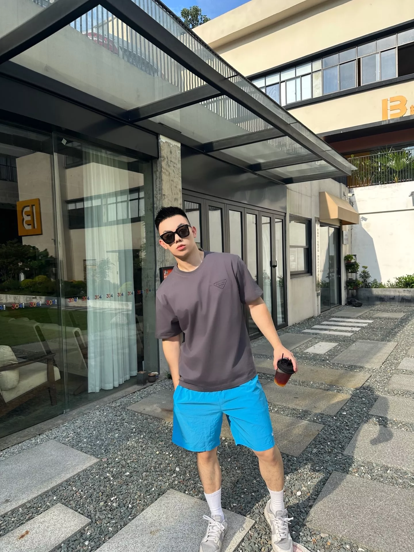 프라다 엠보 삼각 로고 장식 코튼 반팔 탑 상세 이미지 25