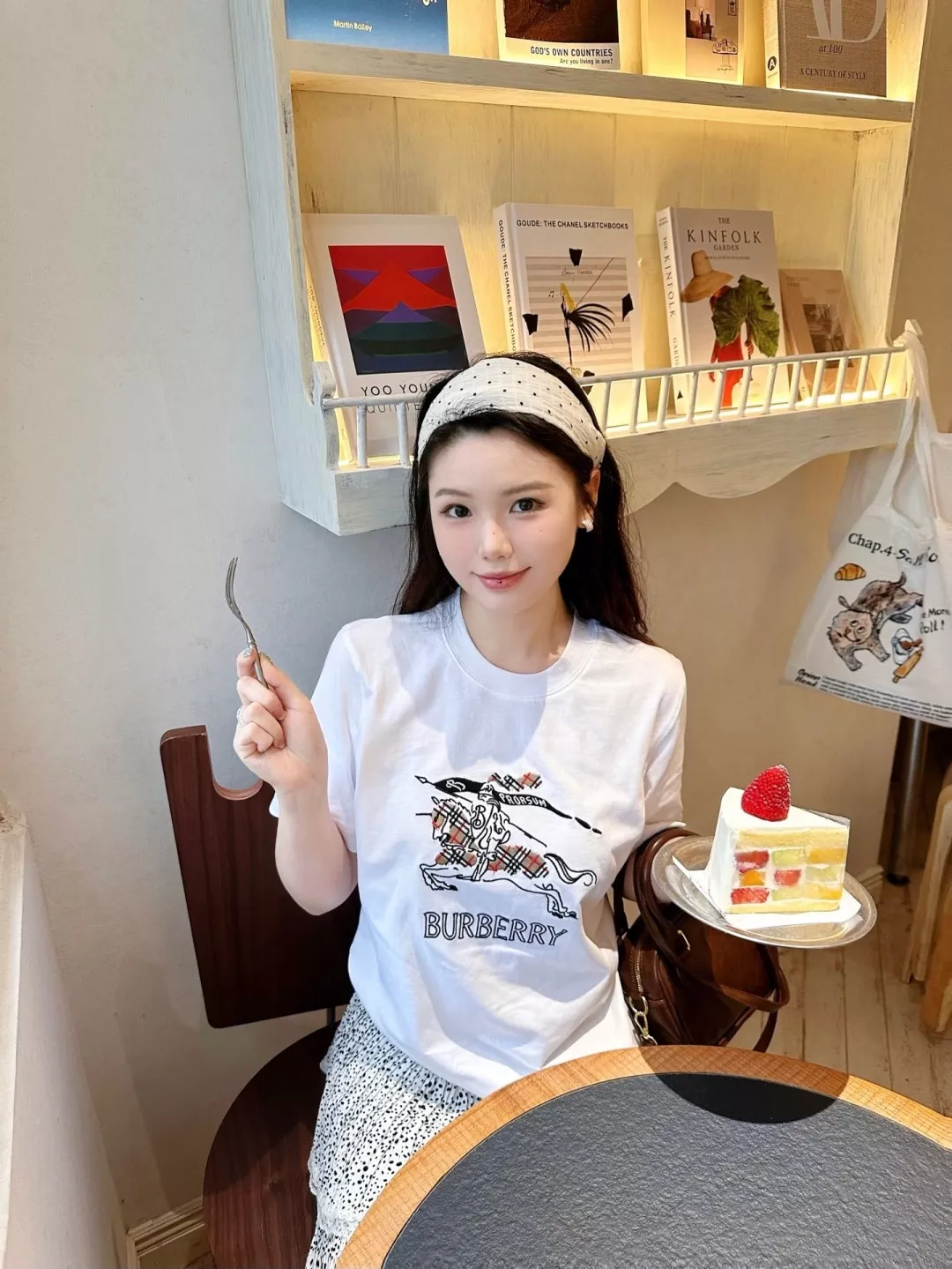 버버리 스케치 체크 승마 자수 반팔 탑 상세 이미지 19
