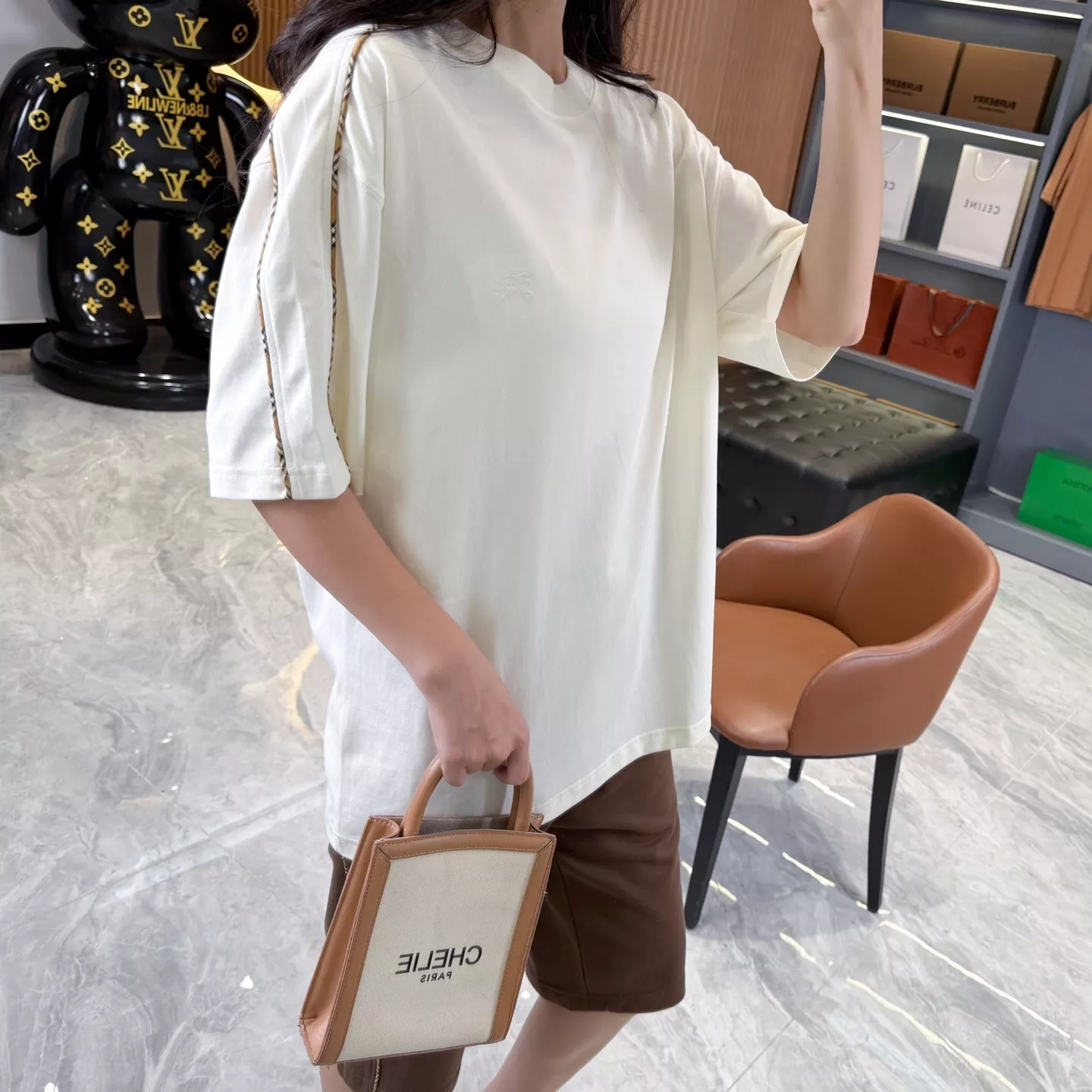 버버리 체크 롤링 디테일 코튼 크루넥 탑 상세 이미지 64