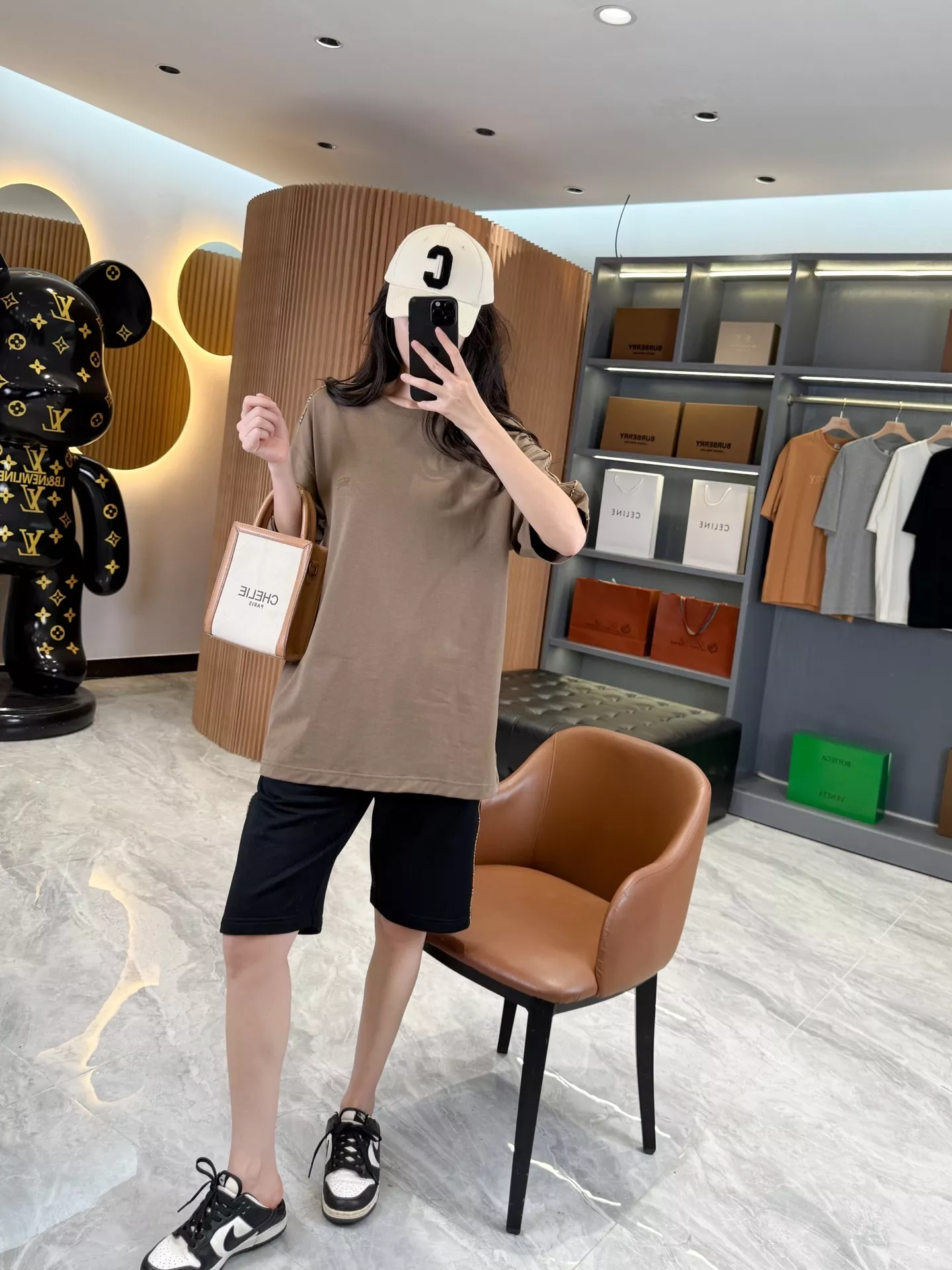 버버리 체크 롤링 디테일 코튼 크루넥 탑 상세 이미지 79
