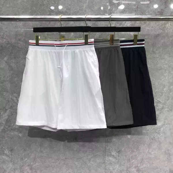 톰브라운 배색 골지 허리밴드 비치 반바지