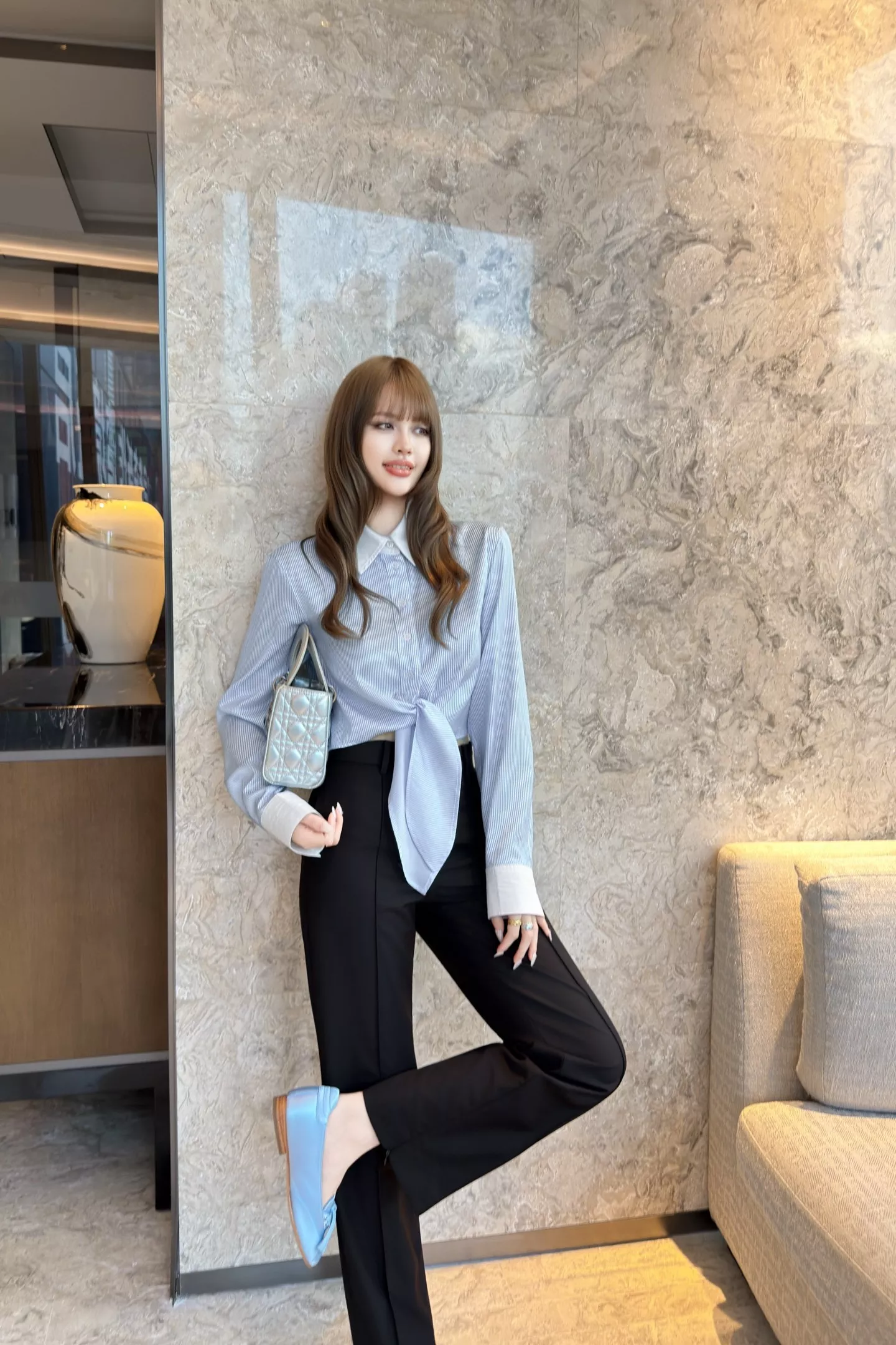 디올 스트라이프 리본 포인트 셔츠 상세 이미지 17