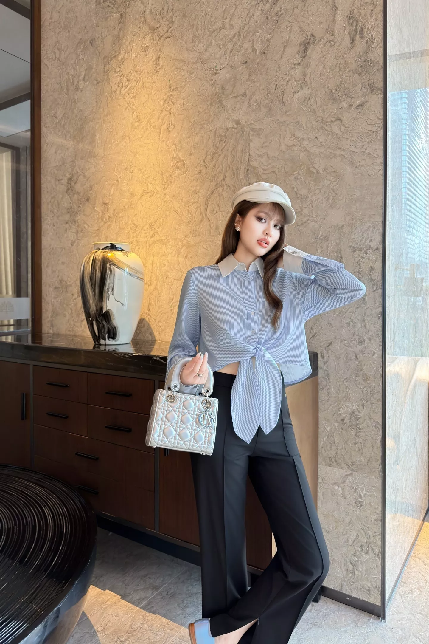 디올 스트라이프 리본 포인트 셔츠 상세 이미지 24