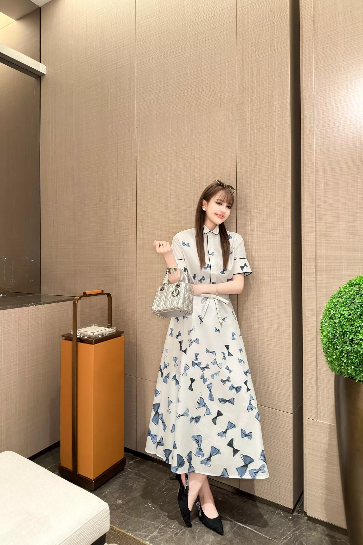 디올 나비 프린트 코튼 반소매 셔츠 상세 이미지 24