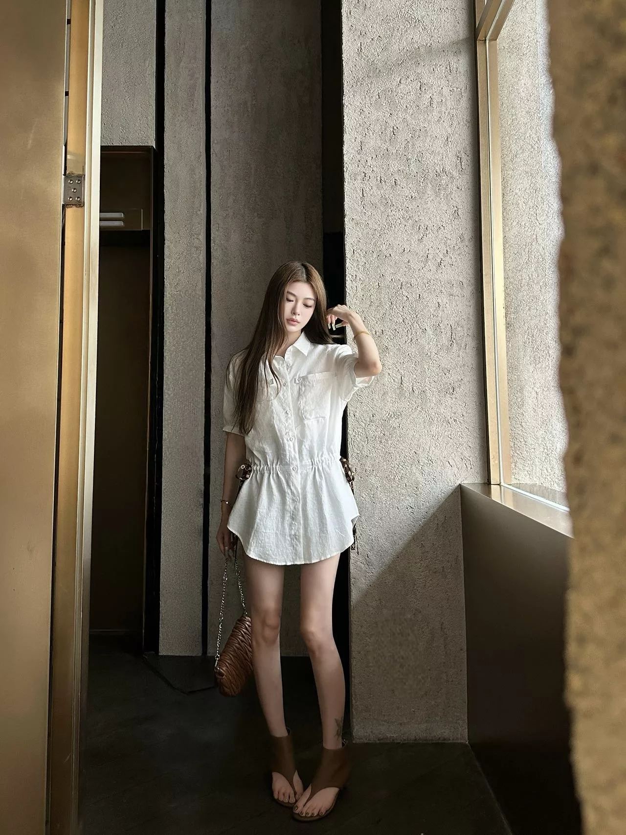 루이비통 화이트 스트링 포인트 반팔 셔츠 상세 이미지 16