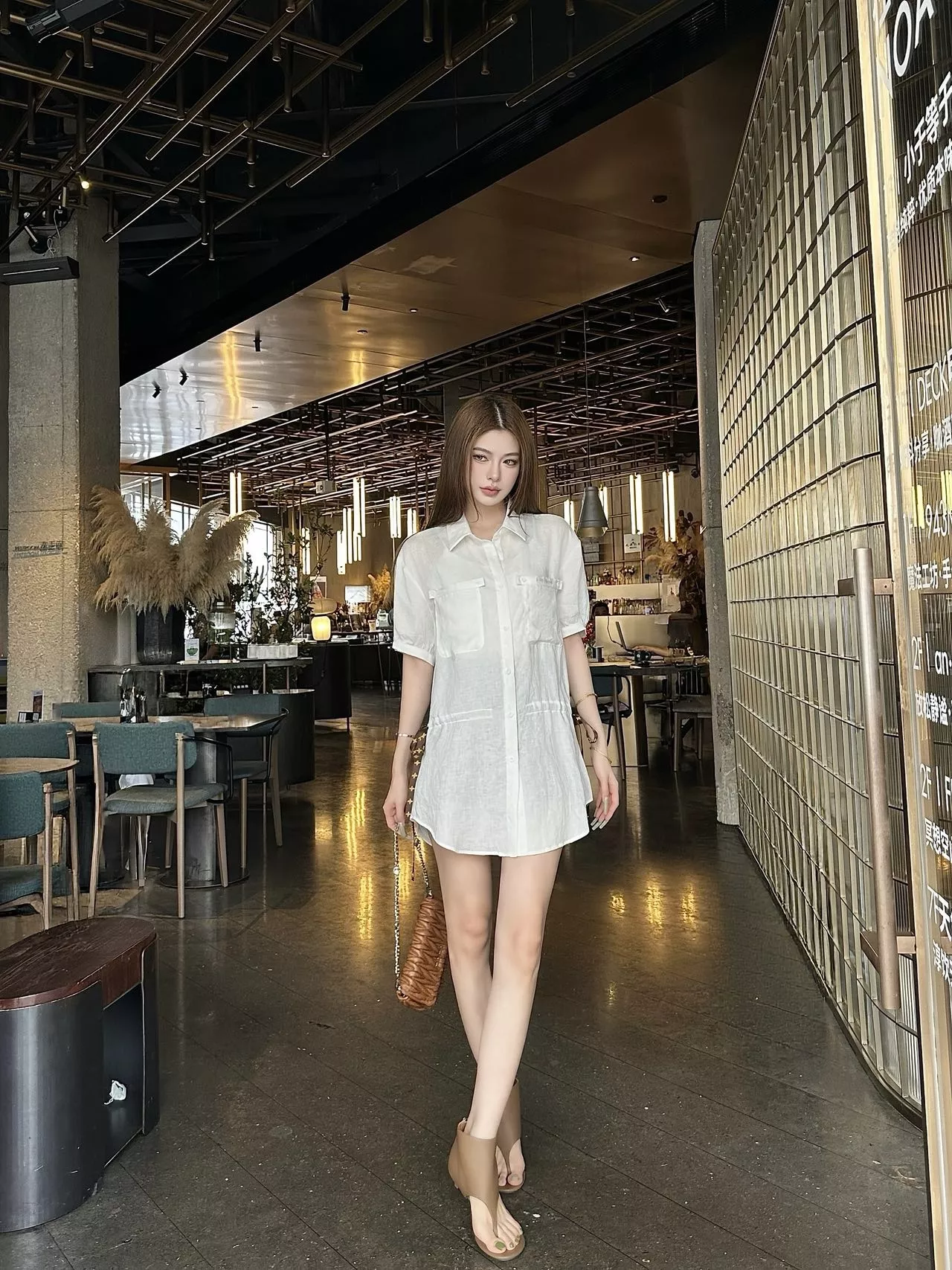 루이비통 화이트 스트링 포인트 반팔 셔츠 상세 이미지 18