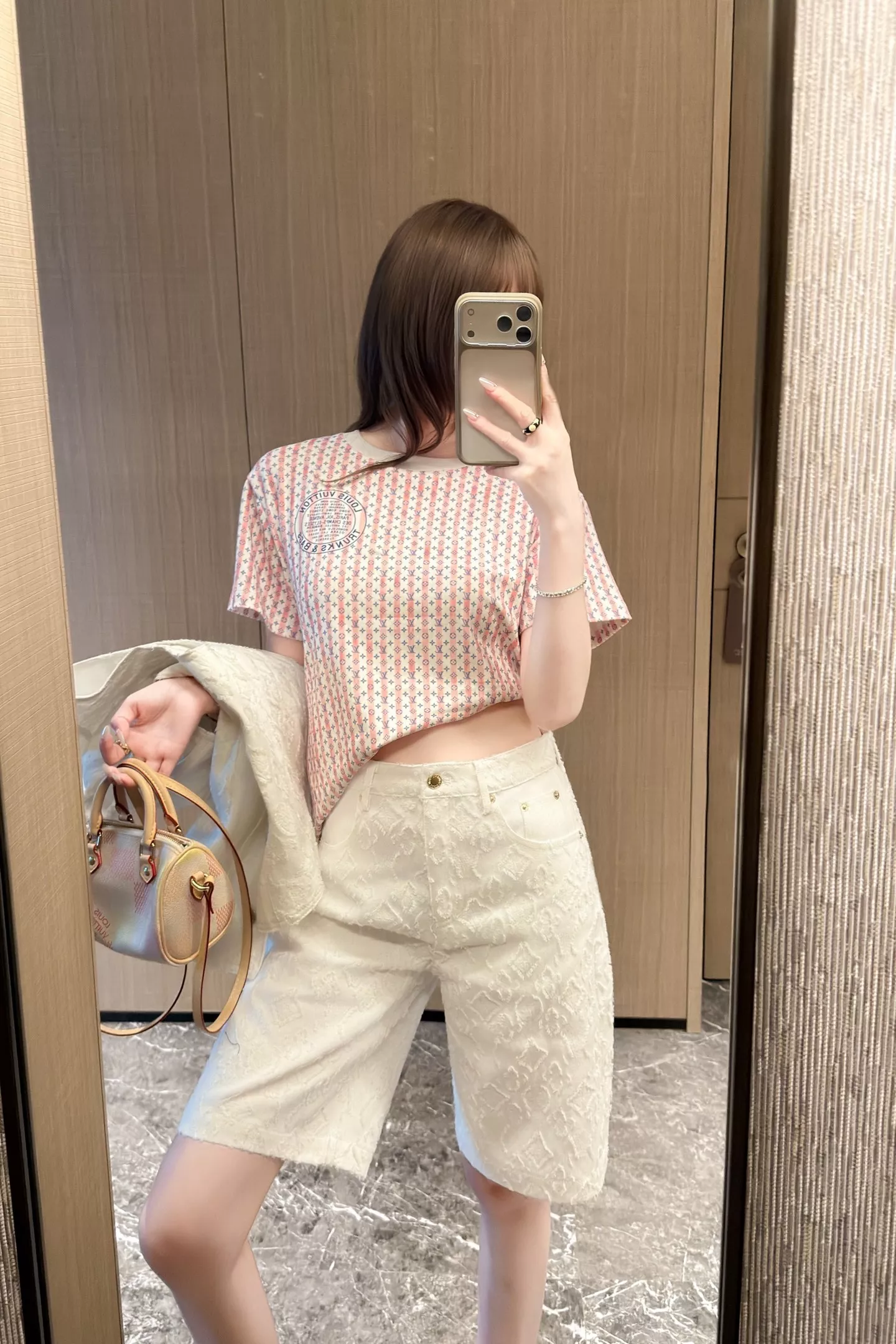 루이비통 모노그램 패턴 코튼 반팔 탑 상세 이미지 51