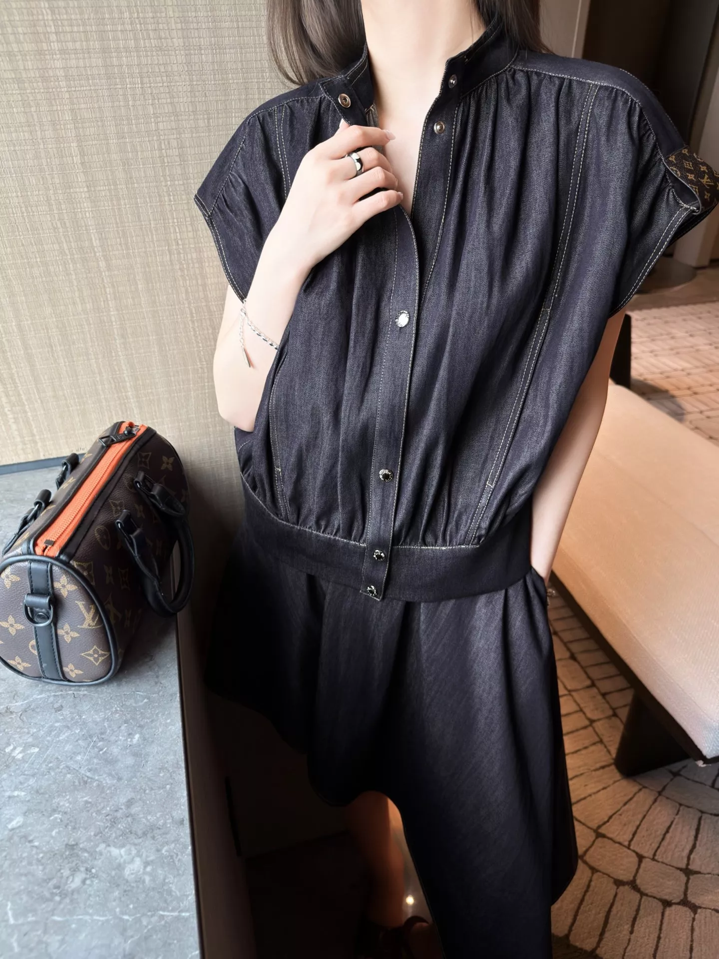 루이비통 스탠드 칼라 데님 베스트 상세 이미지 26