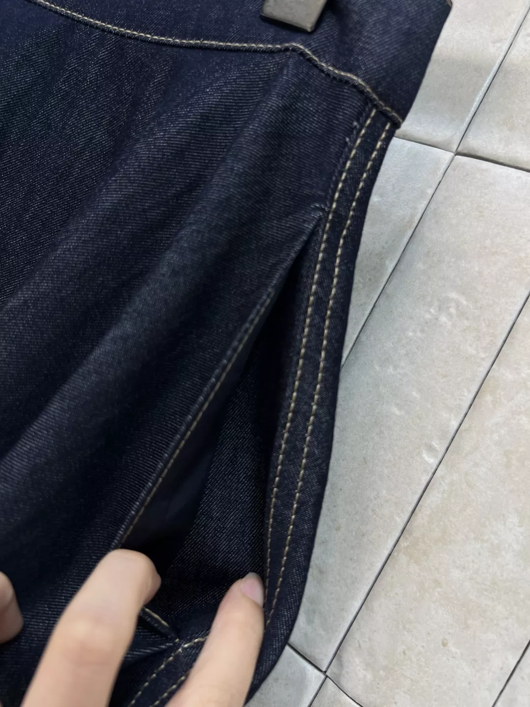 루이비통 언밸런스 데님 플레어 스커트 상세 이미지 5