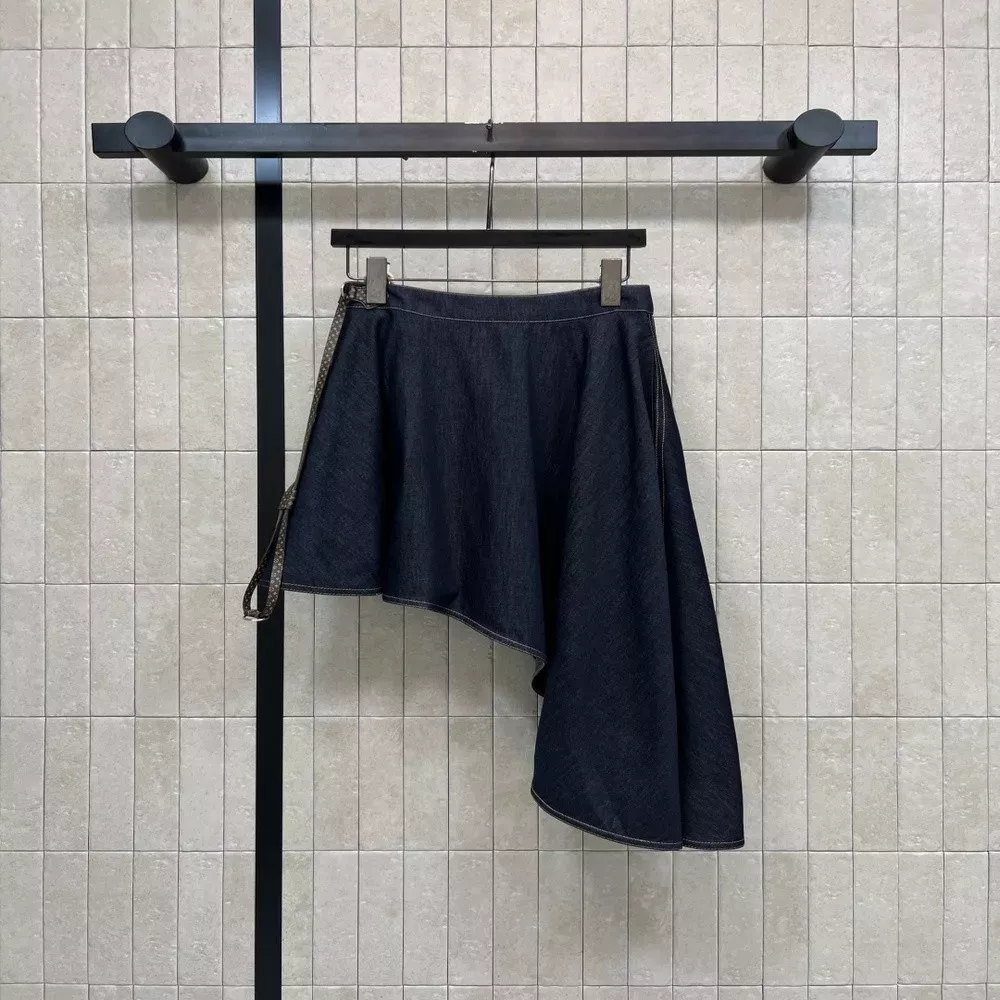 루이비통 언밸런스 데님 플레어 스커트