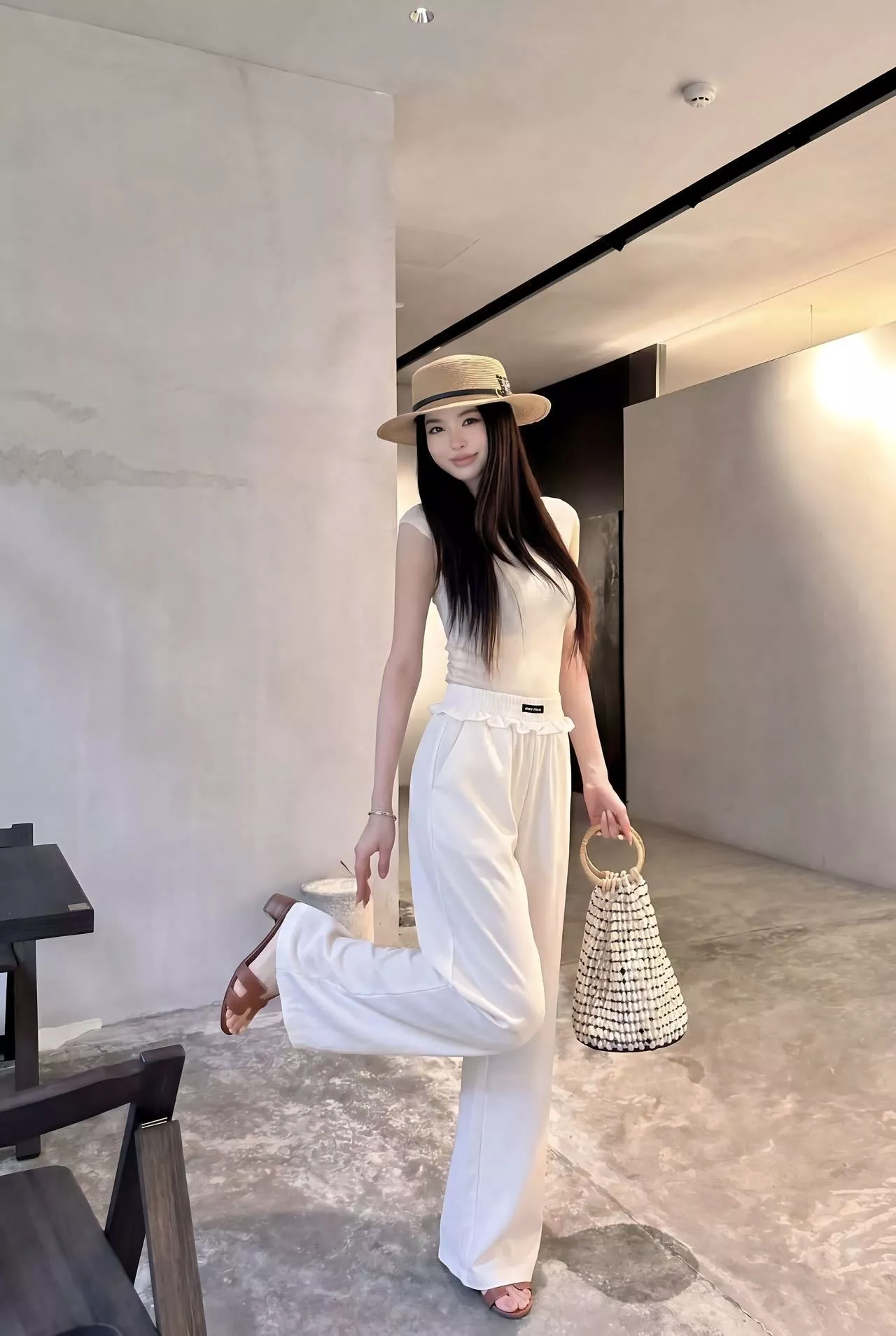 미우미우 프릴 허리 와이드 밴딩 팬츠 상세 이미지 25