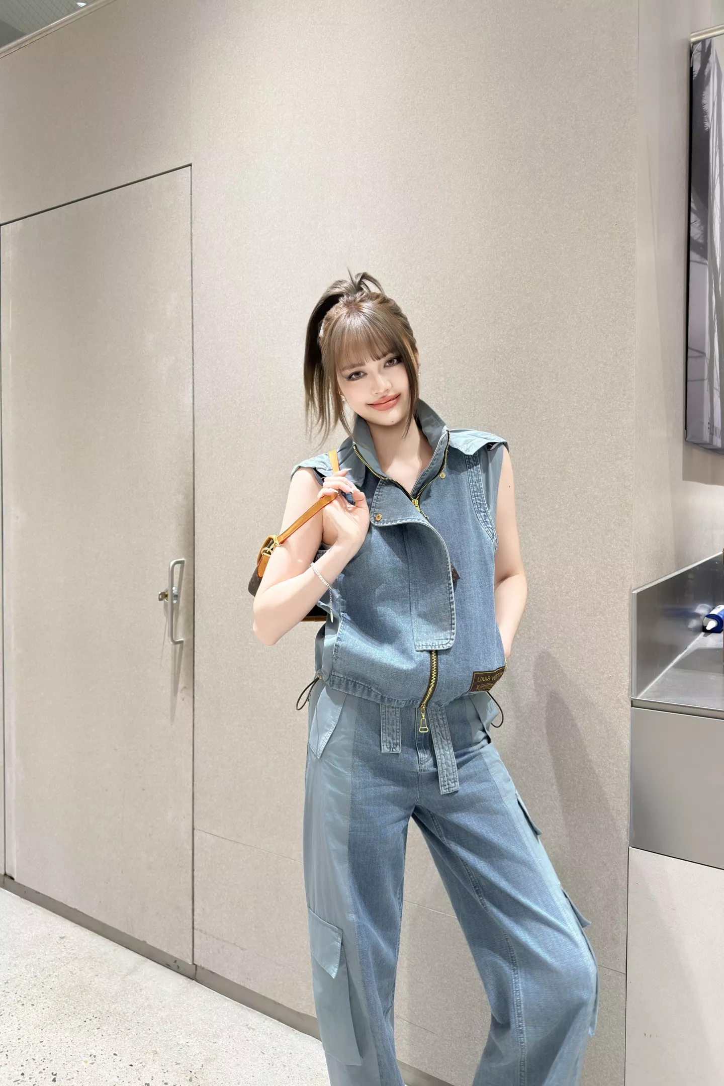 루이비통 배색 데님 와이드 팬츠 상세 이미지 23