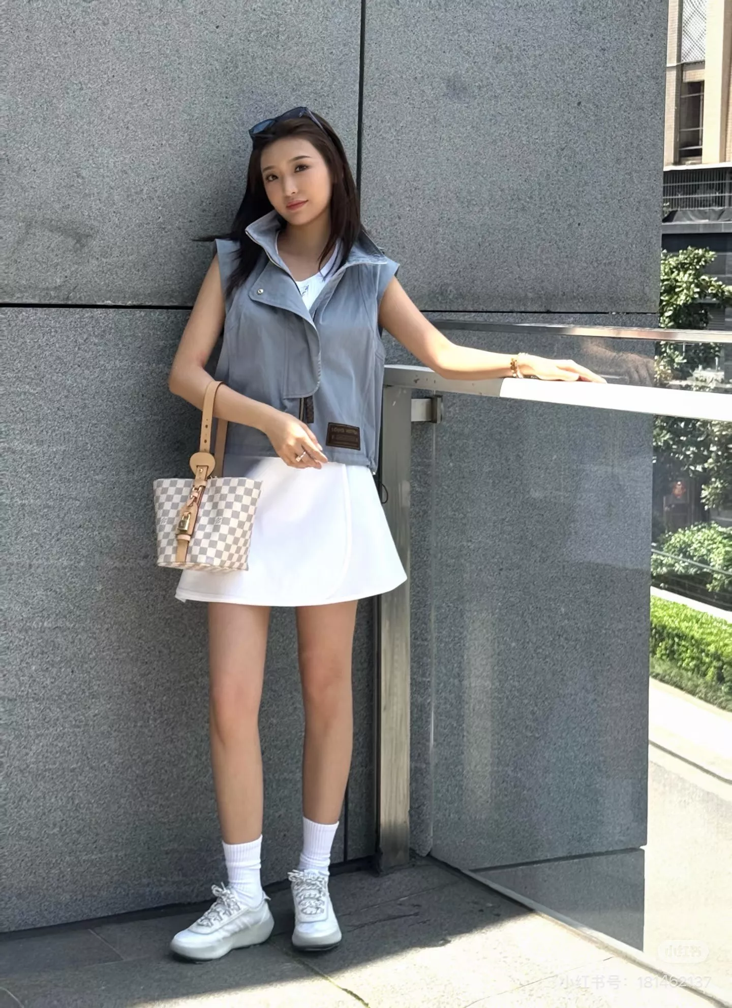 루이비통 후드 디테일 워싱 데님 베스트 상세 이미지 48