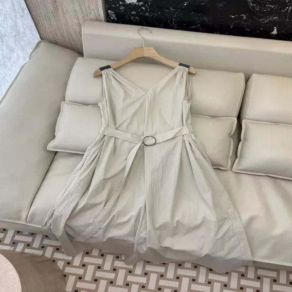 브루넬로쿠치넬리 브이넥 체인 디테일 드레스