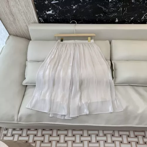 브루넬로쿠치넬리 플리츠 디테일 광택 스커트
