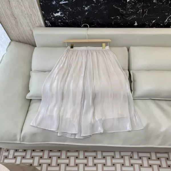 브루넬로쿠치넬리 플리츠 디테일 광택 스커트