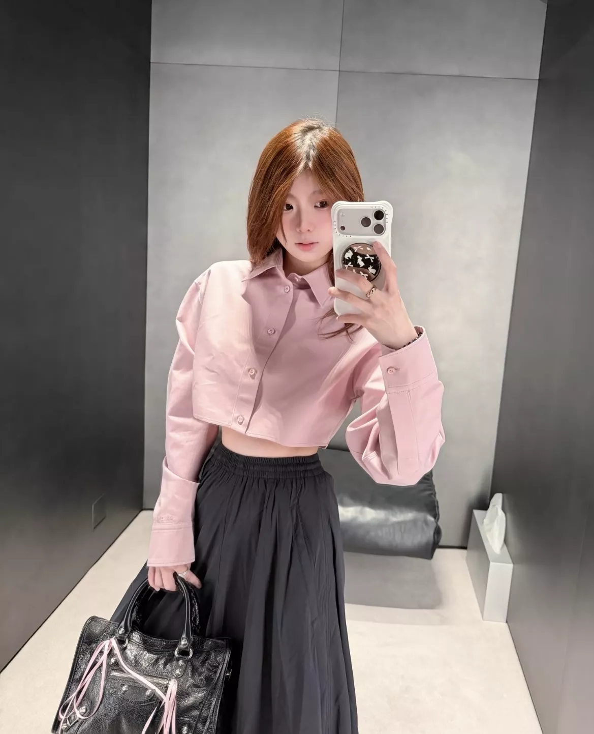 발렌시아가 크롭 카라 니트 셔츠 상세 이미지 38